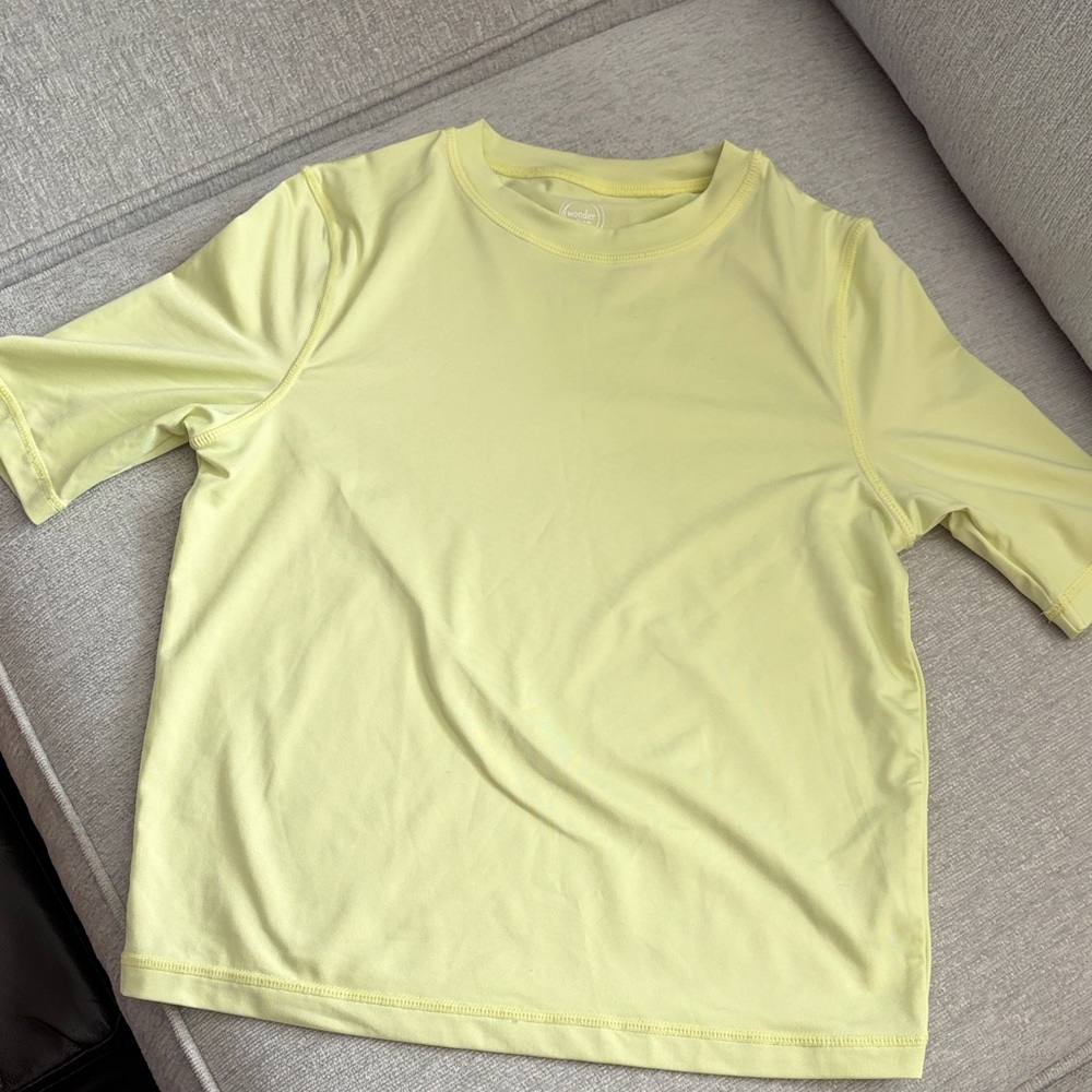 Boys wonder nation Light Yellow Rash Guard size (M) 8.